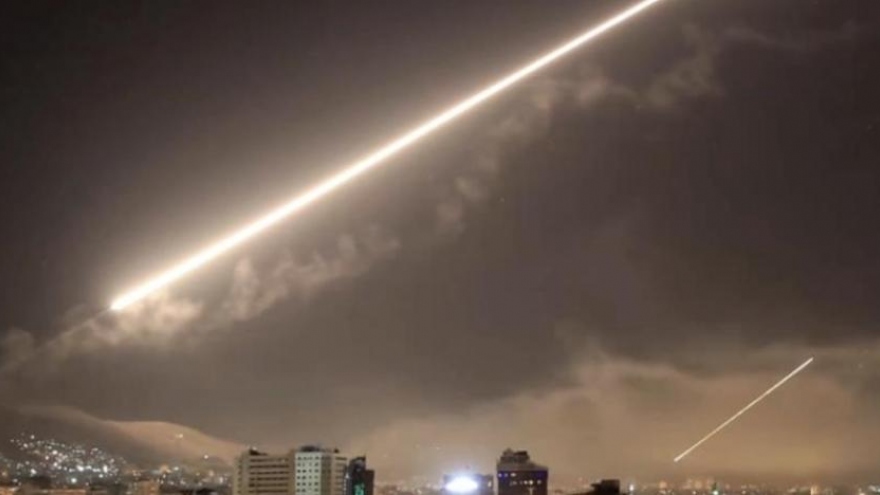 Israel tấn công tên lửa vào ngoại ô thủ đô Damascus, Syria